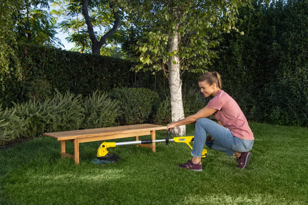 Podkaszanie krawędzi trawnika Karcher LTR 18-30