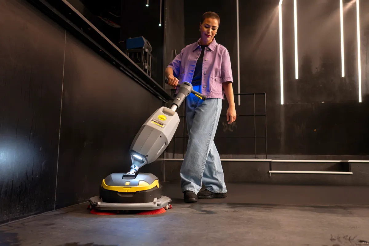 Karcher K-Mop 46 Bp Pack Plus 36/75 Szorowarka automatyczna w pracy