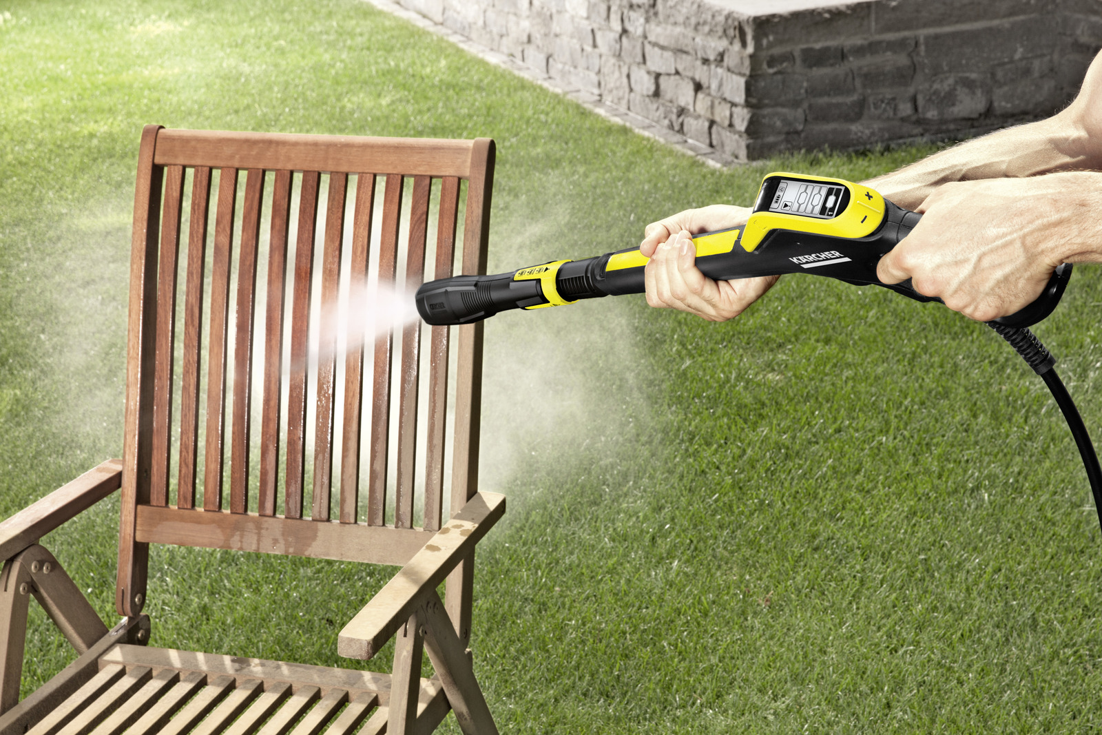 Myjka wysokociśnieniowa Karcher K7 Full Control Plus Home - zastosowanie w ogrodzie