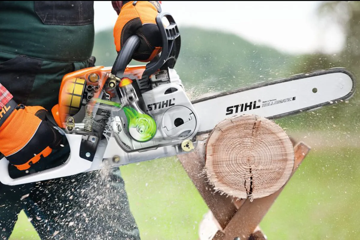 Pilarka Spalinowa MS 251 cięcie drewna