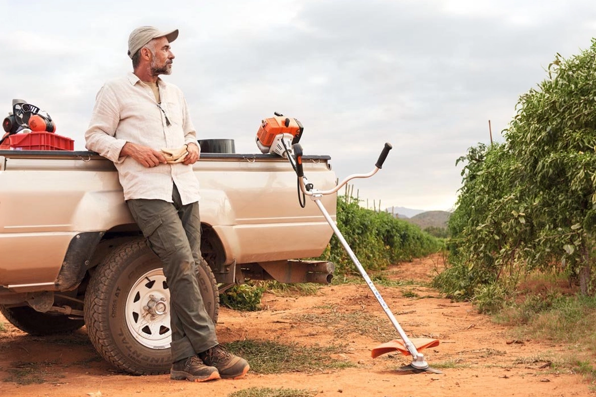 Wygodny uchwyt oburęczny w kosie STIHL