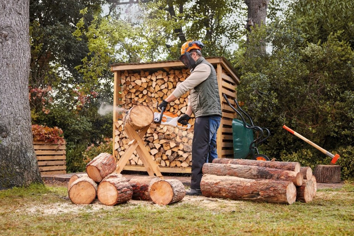 Praca pilarką Stihl MSA 80