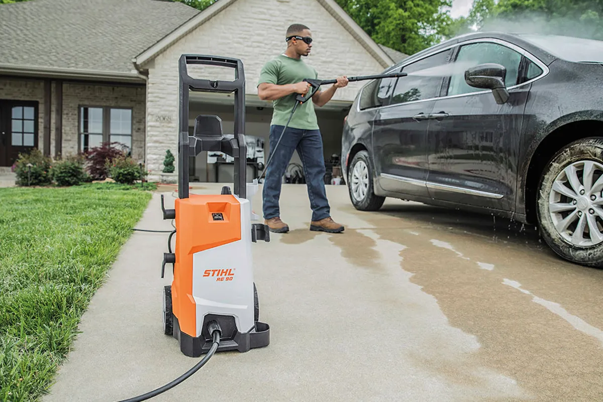 Łatwe przechowywanie i transport myjki STIHL RE 90