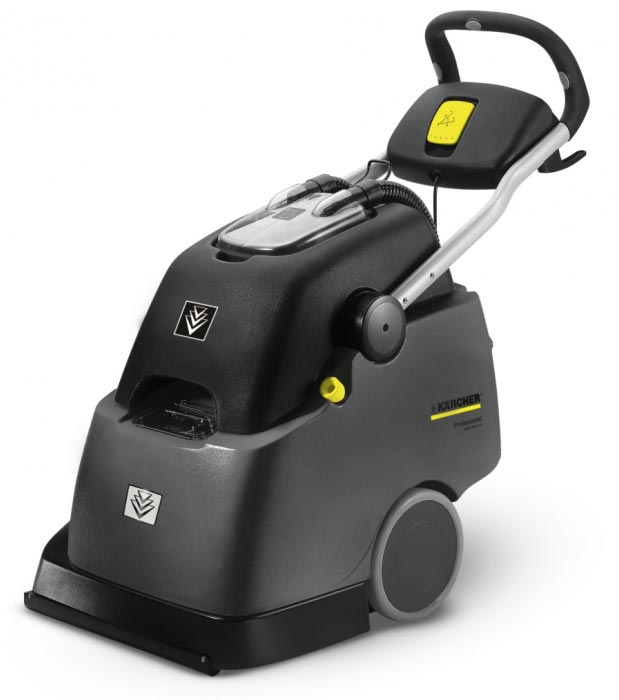 Profesjonalne urządzenie do ekstrakcyji Puzzi 30/4 E firmy Karcher Profesjonalne, automatyczne urządzenie do czyszczenia BRC 45/45 C firmy Karcher. Prezentowane w pozycji stojącej.