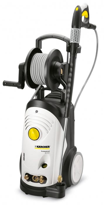 Profesjonalna myjka wysokociśnieniowa HD 7/10 CXF firmy Karcher Profesjonalna myjka wysokociśnieniowa HD 7/10 CXF firmy Karcher w zestawie z bębnem na wąż wysokociśnieniowy. W pozycji stojącej. Zmontowana lanca z pistoletem.
