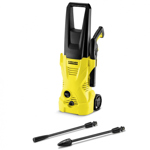 Myjka wysokociśnieniowa K 2 firmy Karcher prezentowana w pozycji stojącej wraz z wyposażeniem. Myjka wysokociśnieniowa K 2 firmy Karcher prezentowana w pozycji stojącej wraz z wyposażeniem.