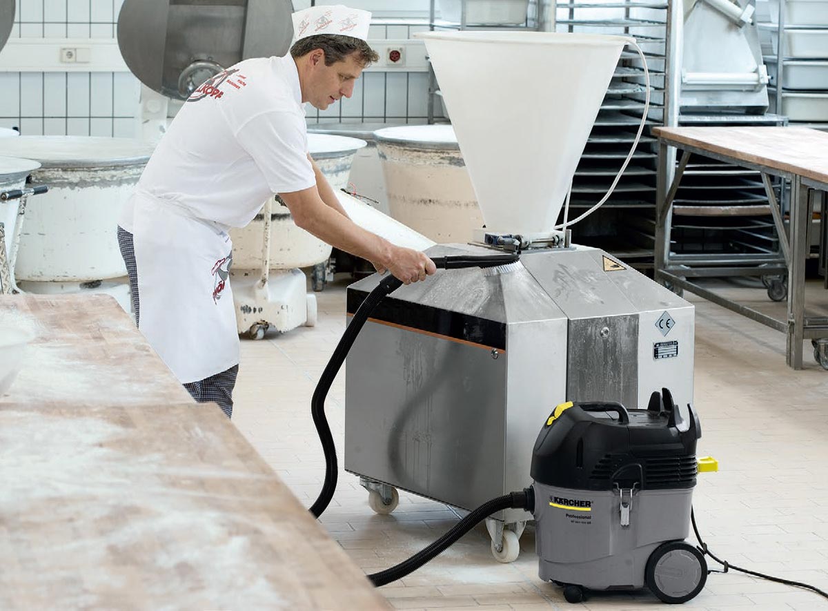 Przykład użycia odkurzacza Karcher NT 35/1 Tact podczas pracy