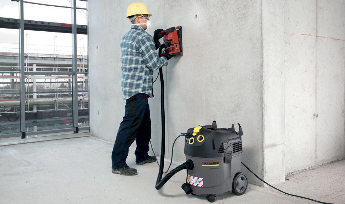 Przykład użycia odkurzacza Karcher NT 35/1 Tact Te M podczas pracy