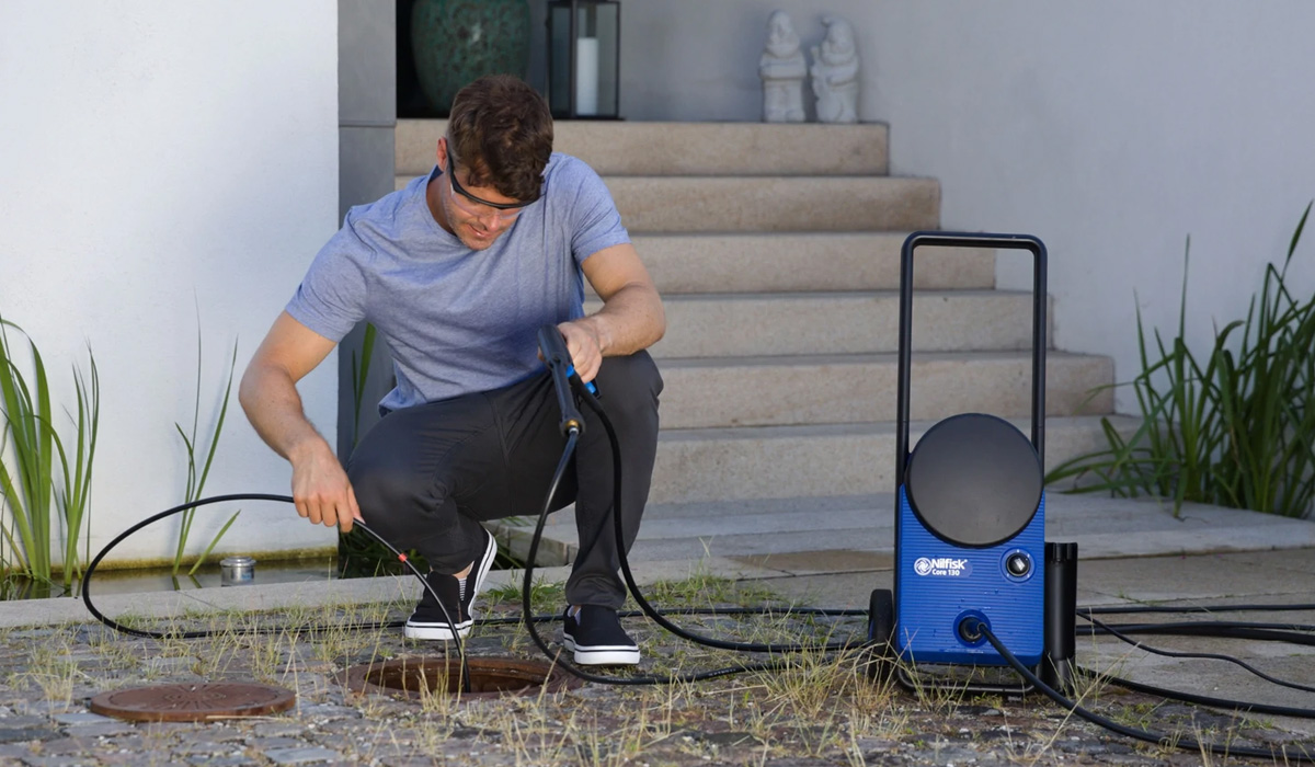 czyszczenie-kanalizacji-myjka-nilfisk